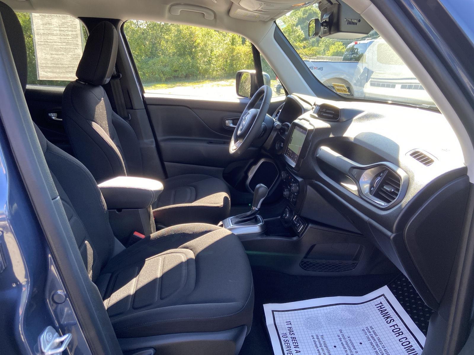 2022 Jeep Renegade Latitude photo 34