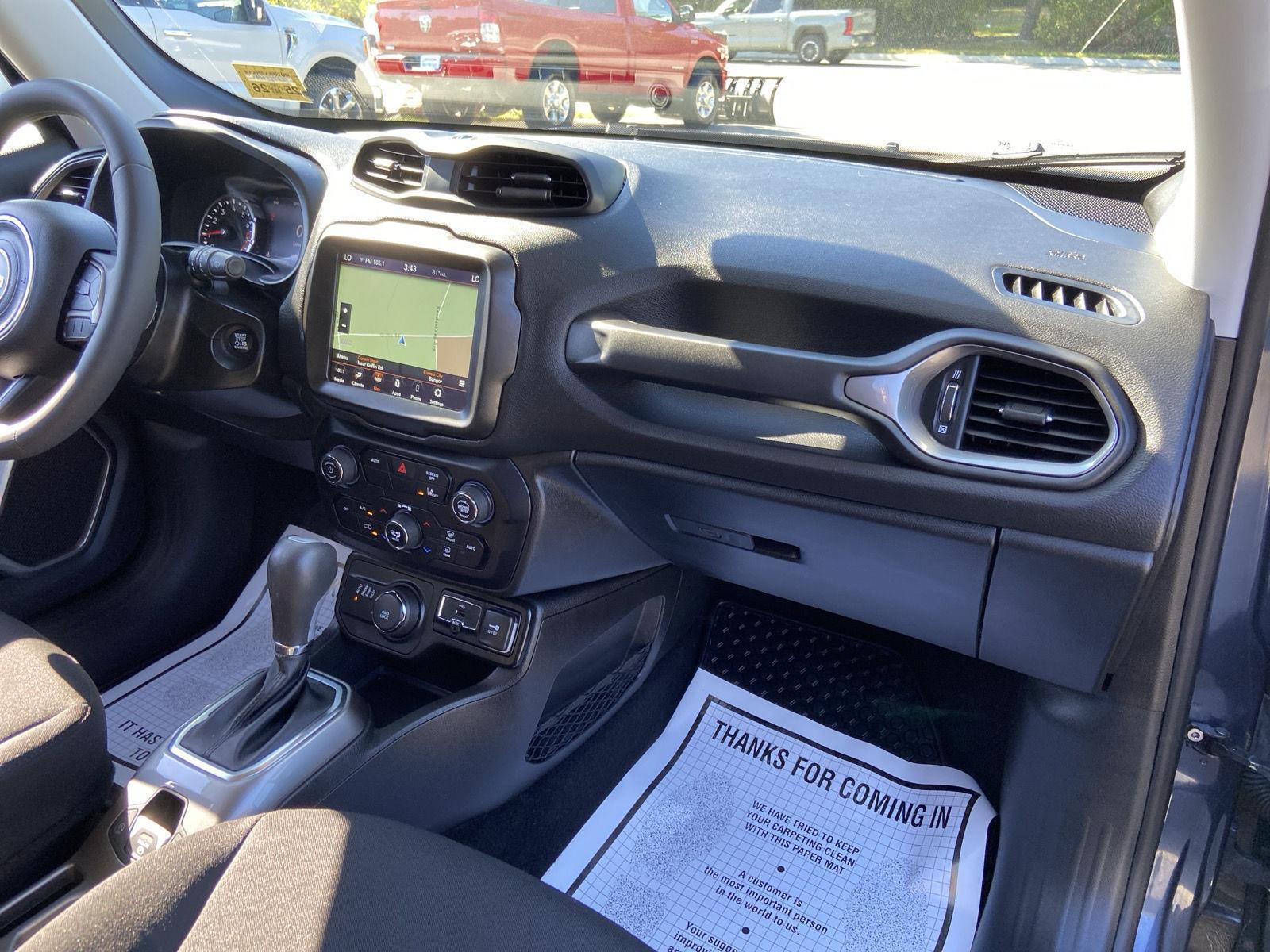 2022 Jeep Renegade Latitude photo 35