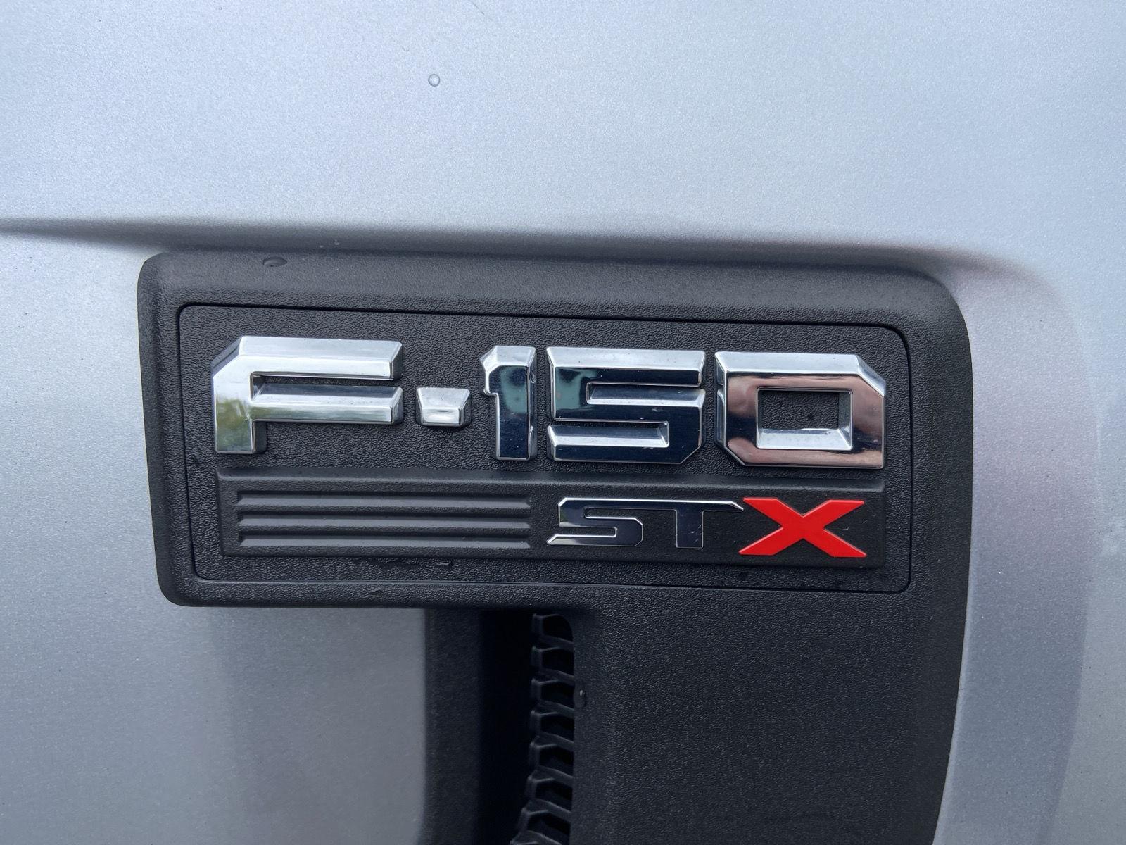 2022 Ford F-150 XL photo 12