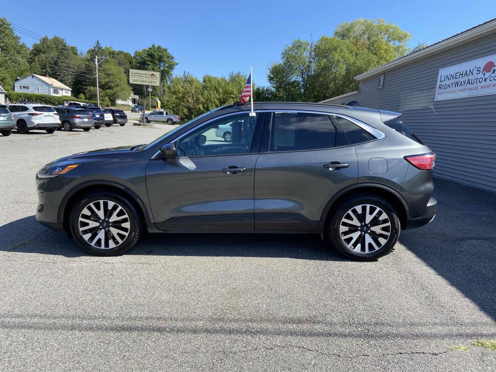 2020 Ford Escape SEL photo 2