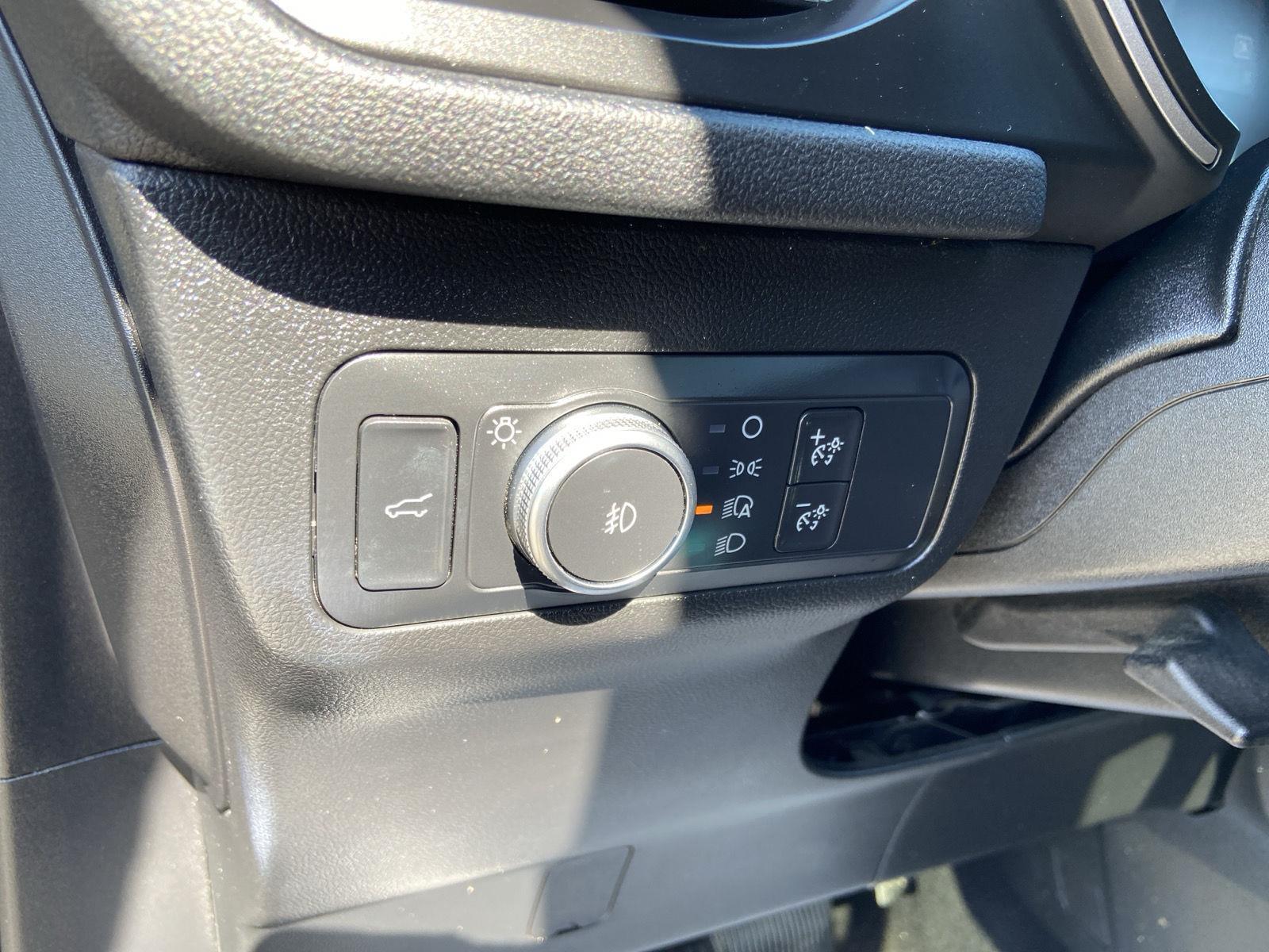 2020 Ford Escape SEL photo 15