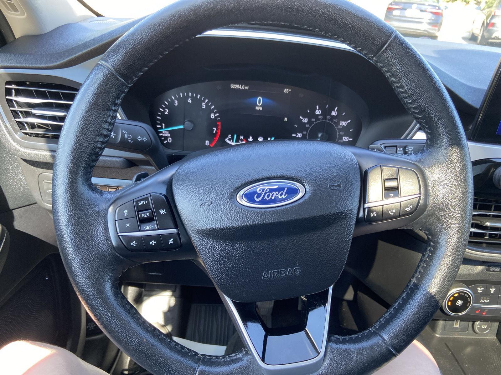 2020 Ford Escape SEL photo 16