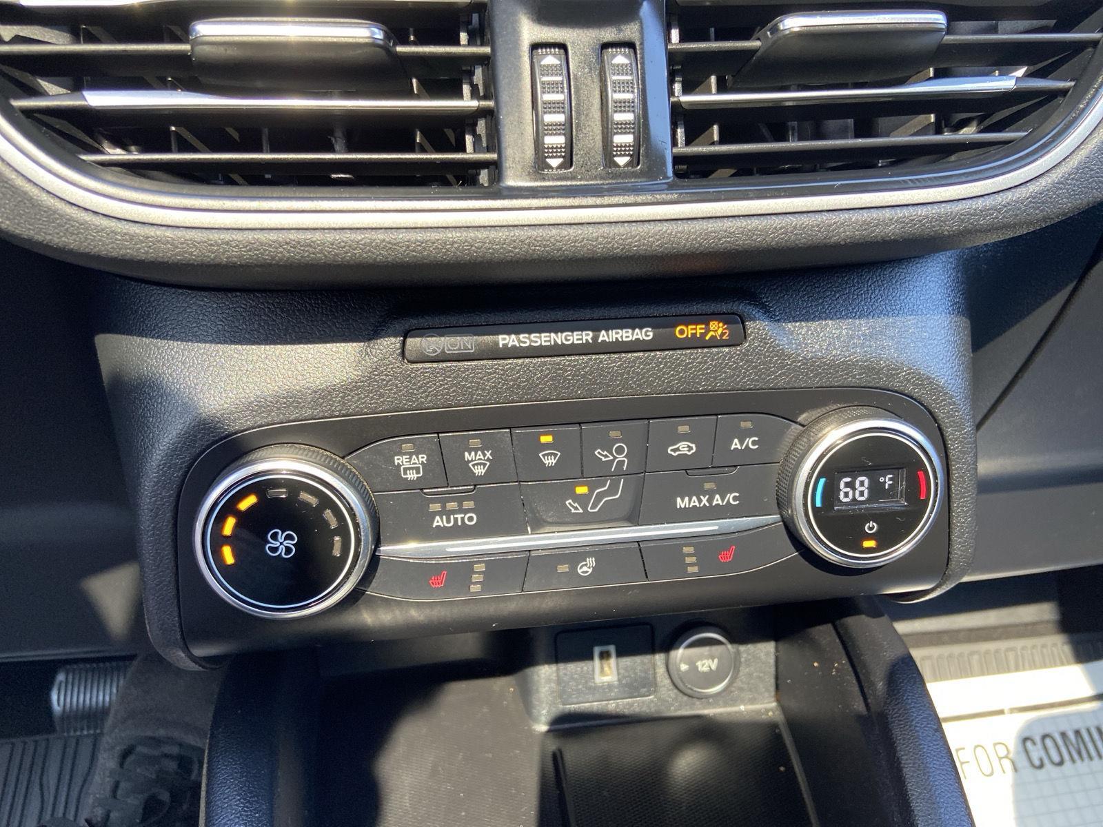 2020 Ford Escape SEL photo 20