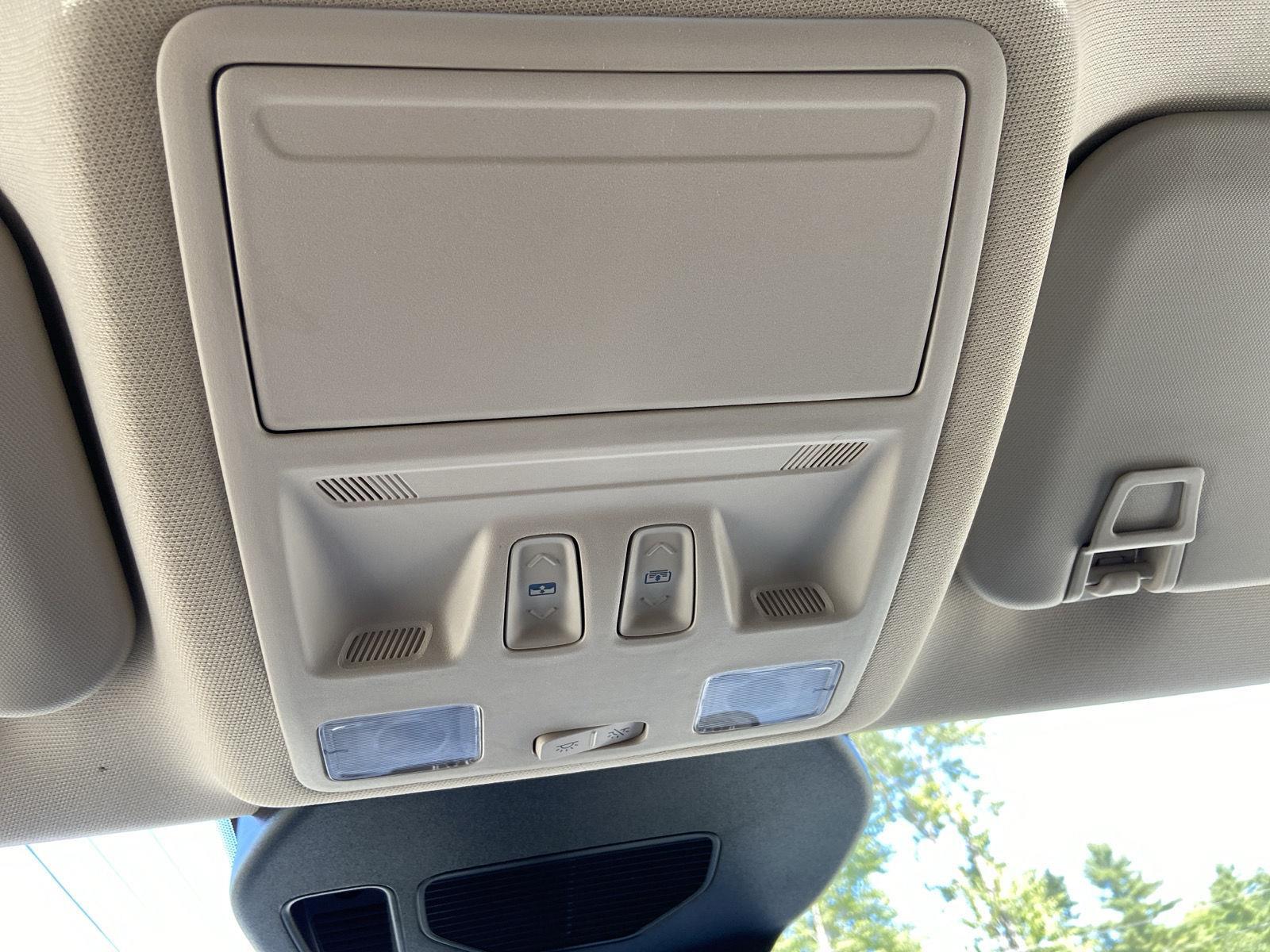 2020 Ford Escape SEL photo 22