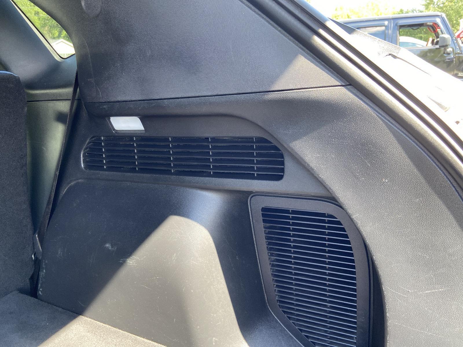 2020 Ford Escape SEL photo 28