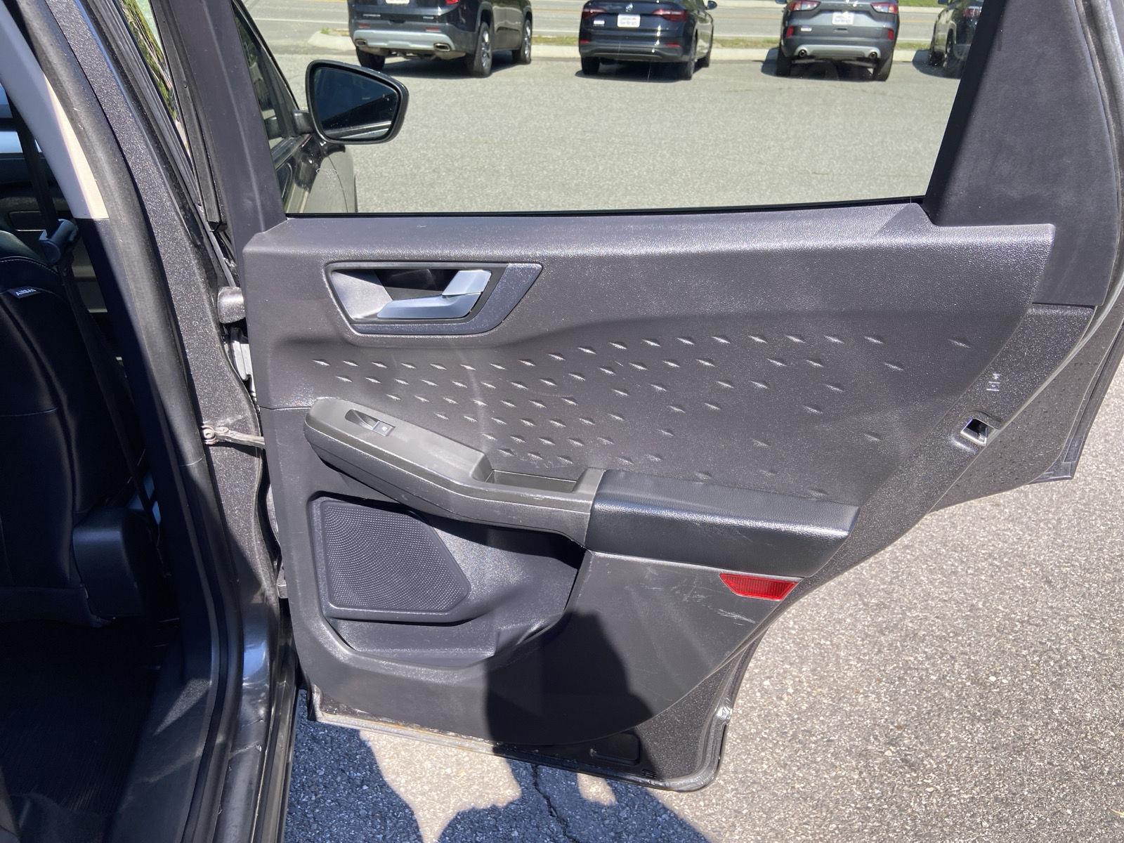 2020 Ford Escape SEL photo 30