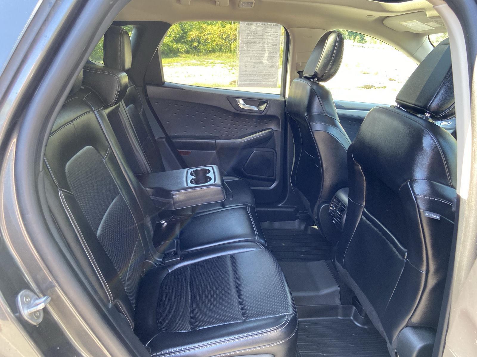 2020 Ford Escape SEL photo 31