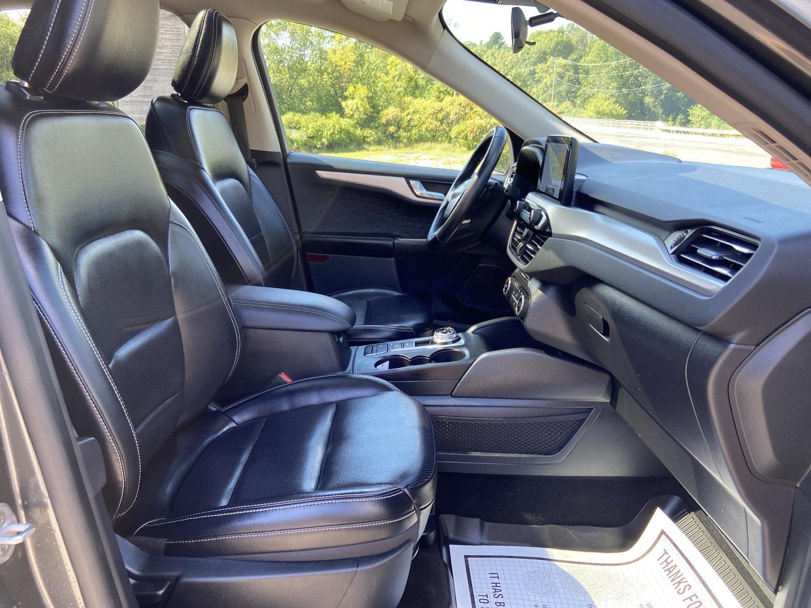 2020 Ford Escape SEL photo 34