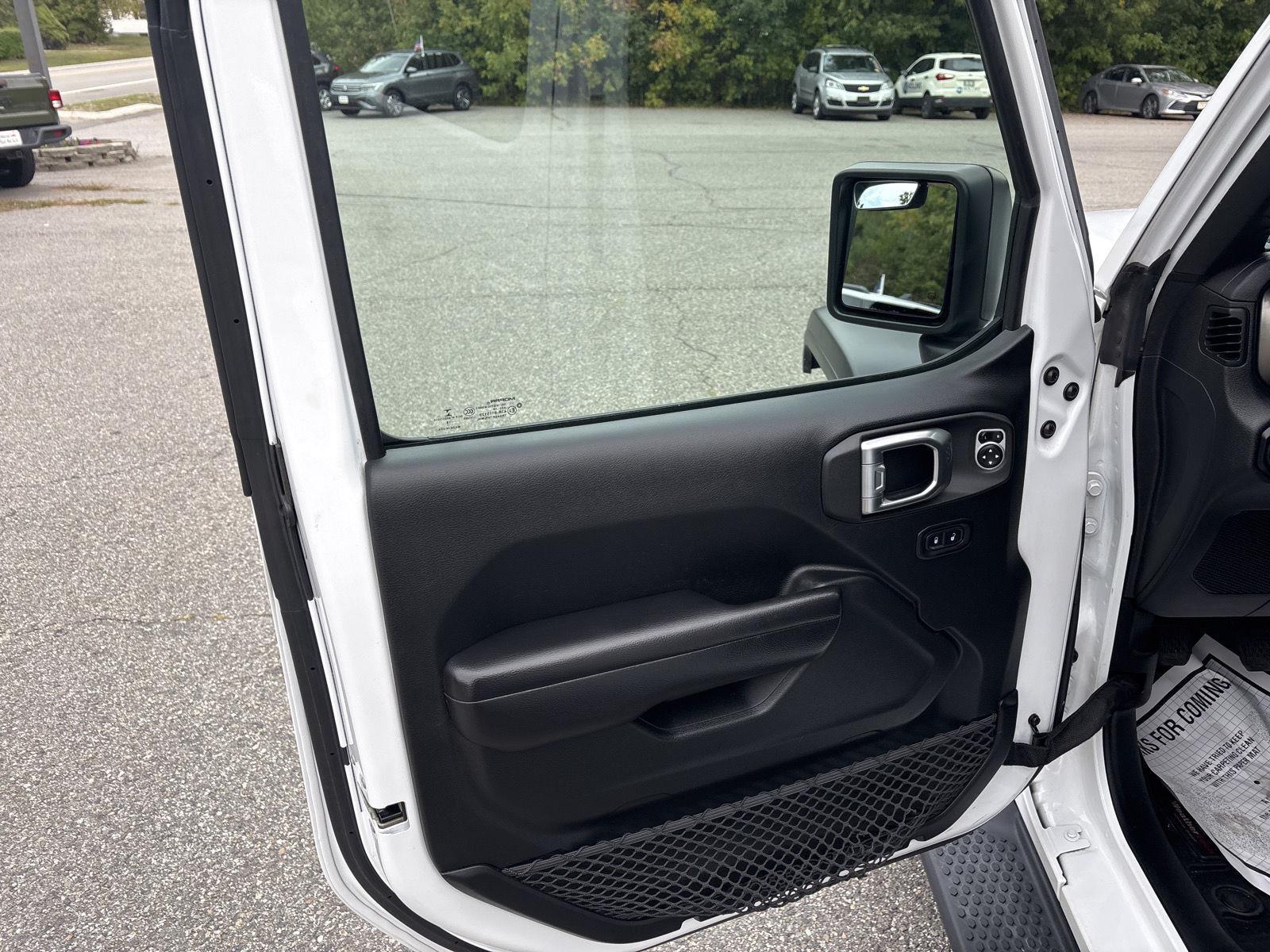 2018 Jeep Wrangler Unlimited Sport S photo 11