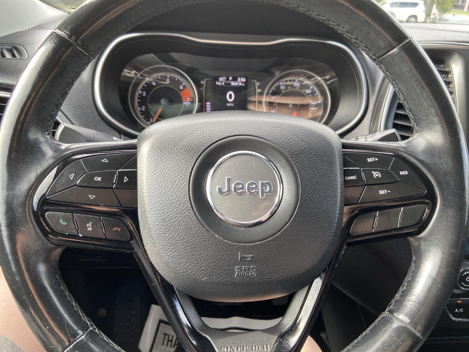 2019 Jeep Cherokee Altitude photo 16