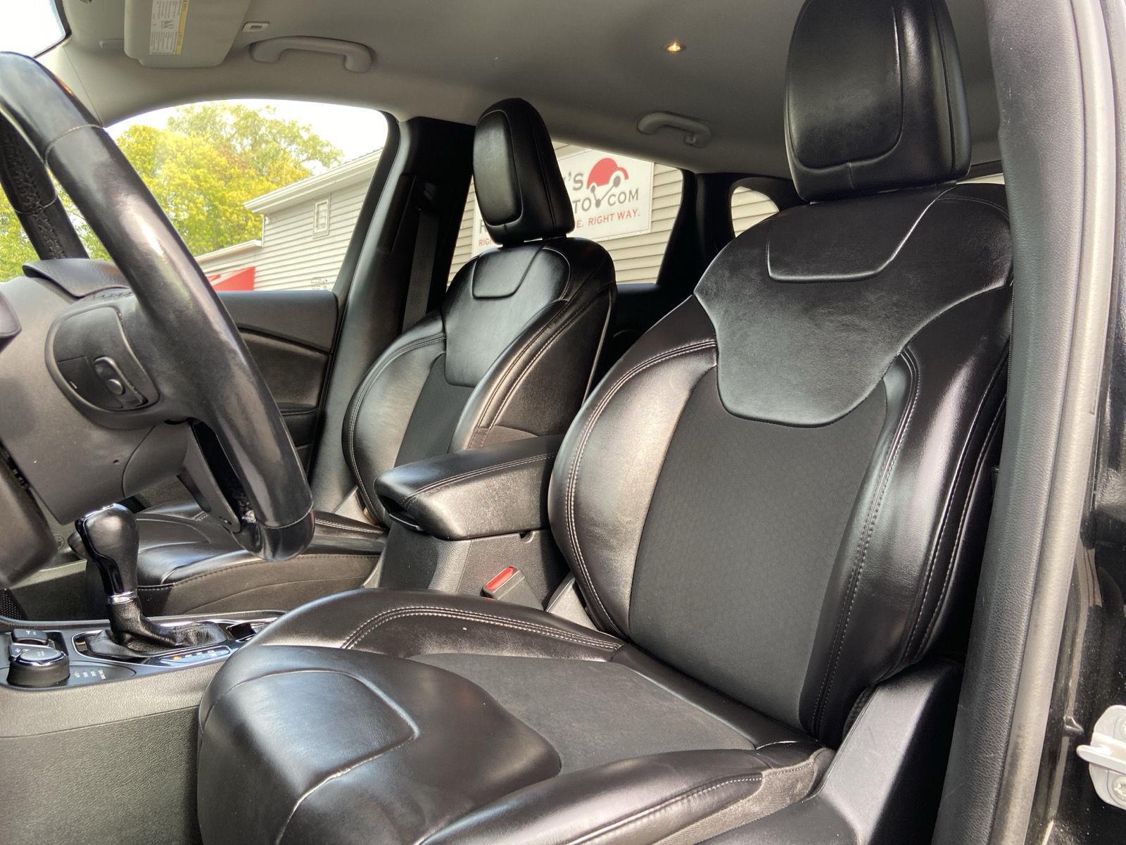 2019 Jeep Cherokee Altitude photo 20