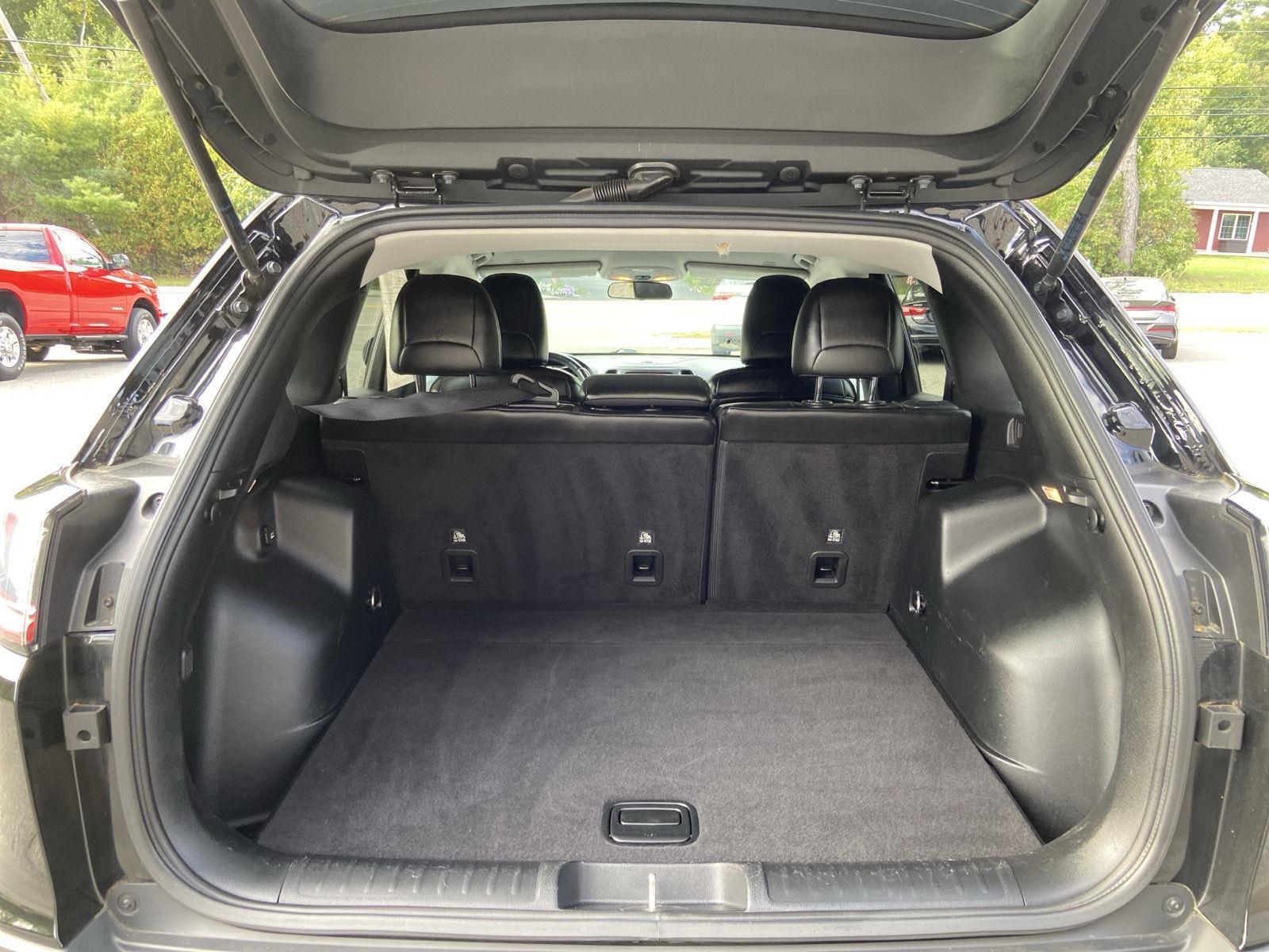 2019 Jeep Cherokee Altitude photo 23