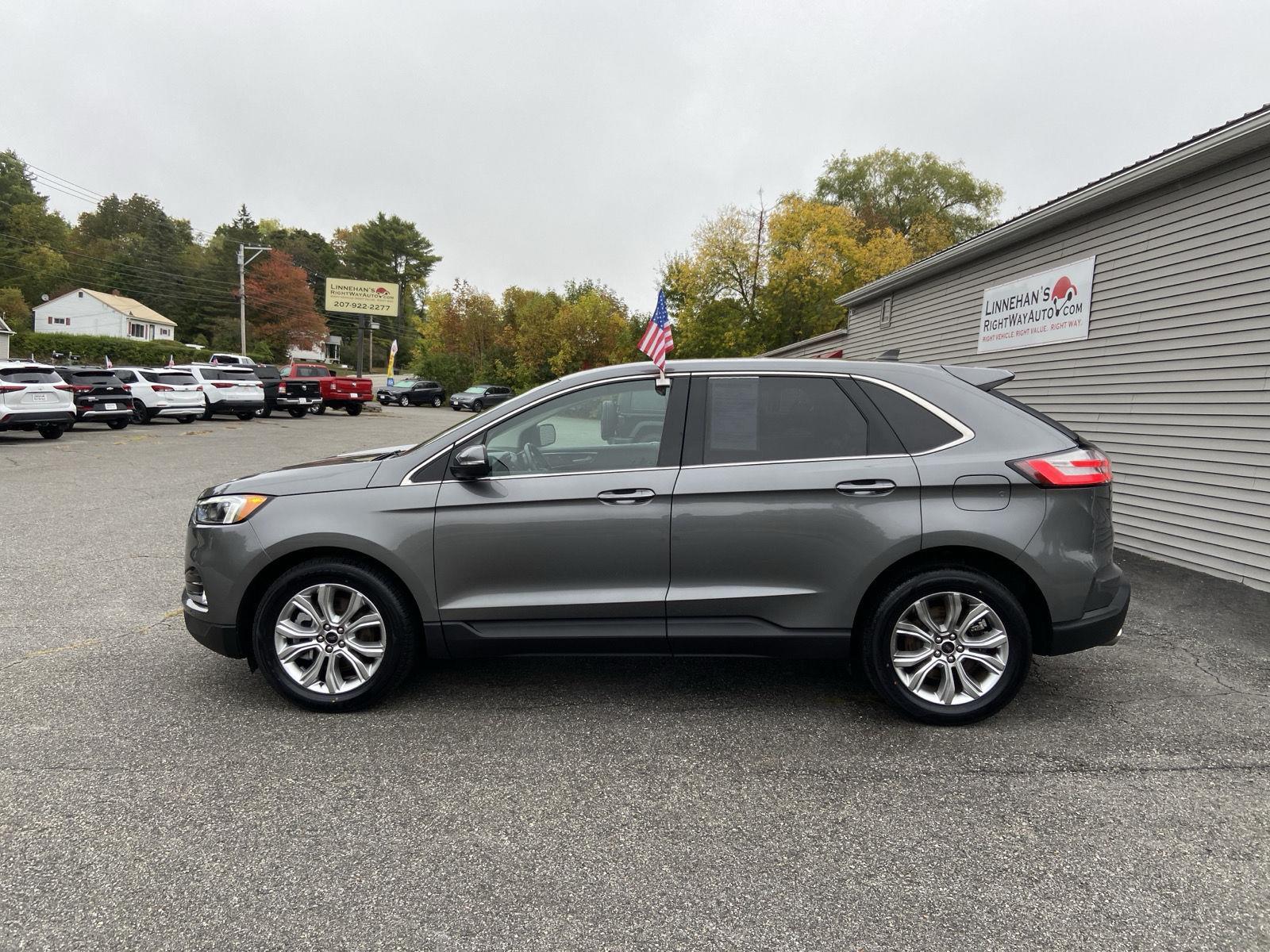 2023 Ford Edge Titanium photo 2
