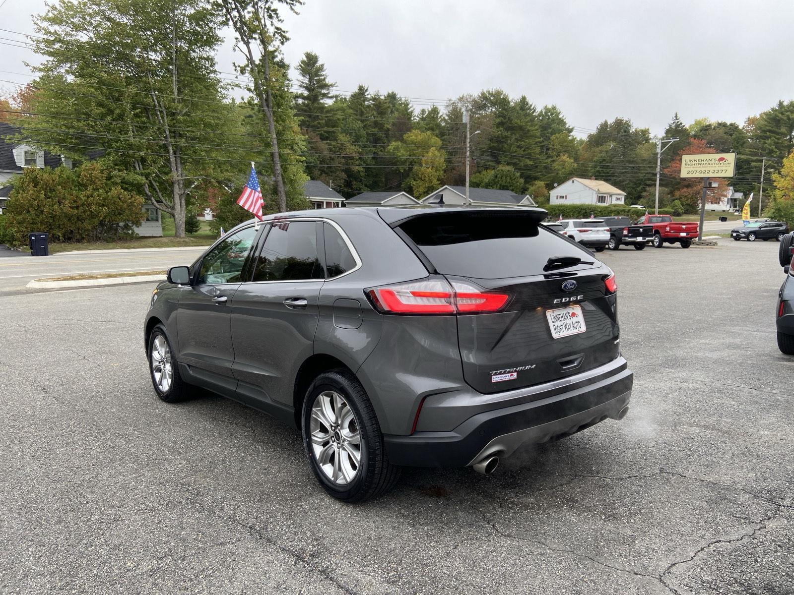 2023 Ford Edge Titanium photo 3