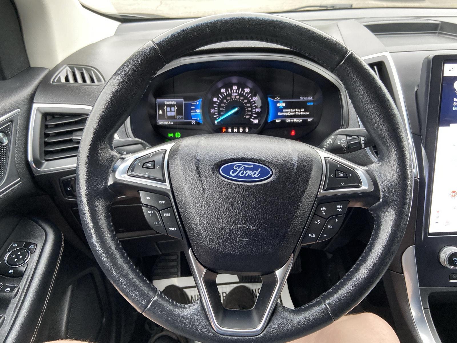2023 Ford Edge Titanium photo 17