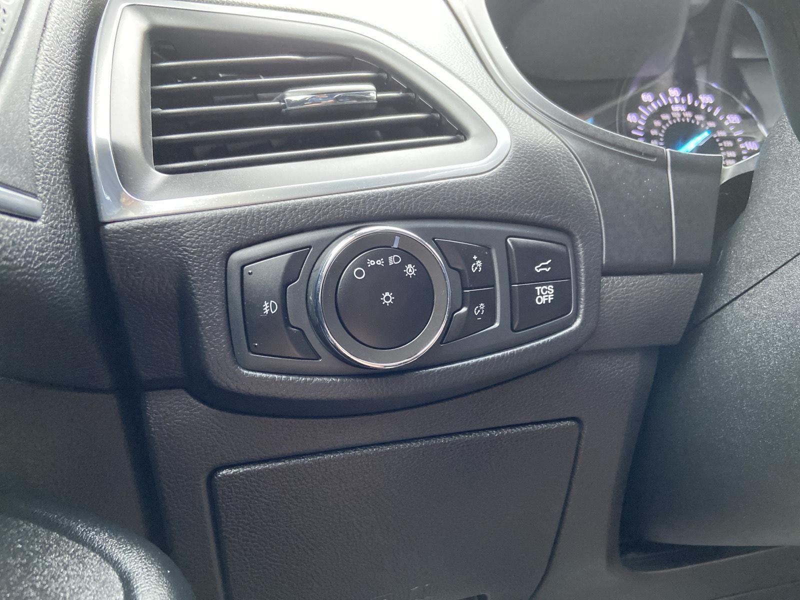 2023 Ford Edge Titanium photo 18