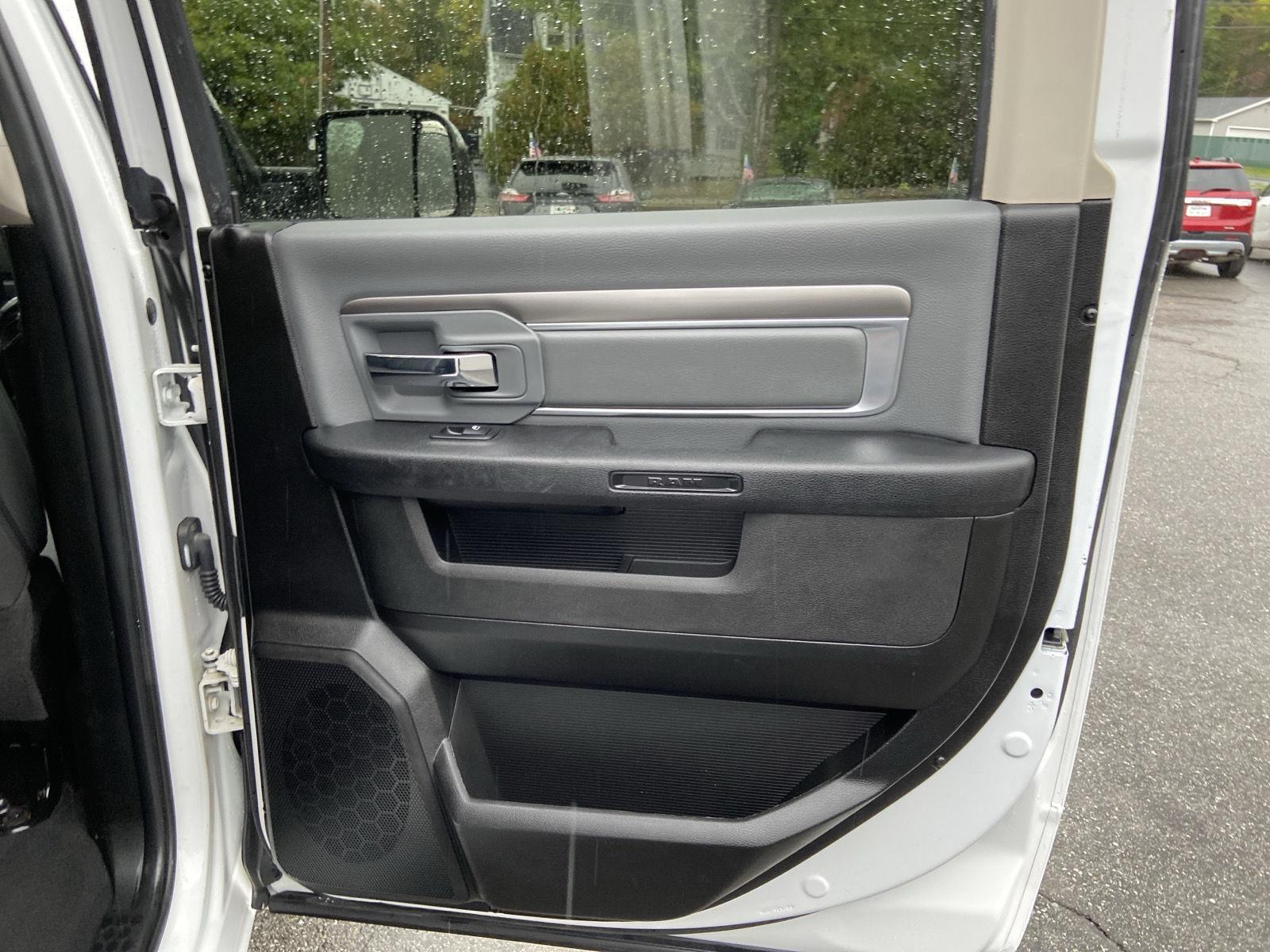 2023 Ram 1500 Classic SLT photo 30