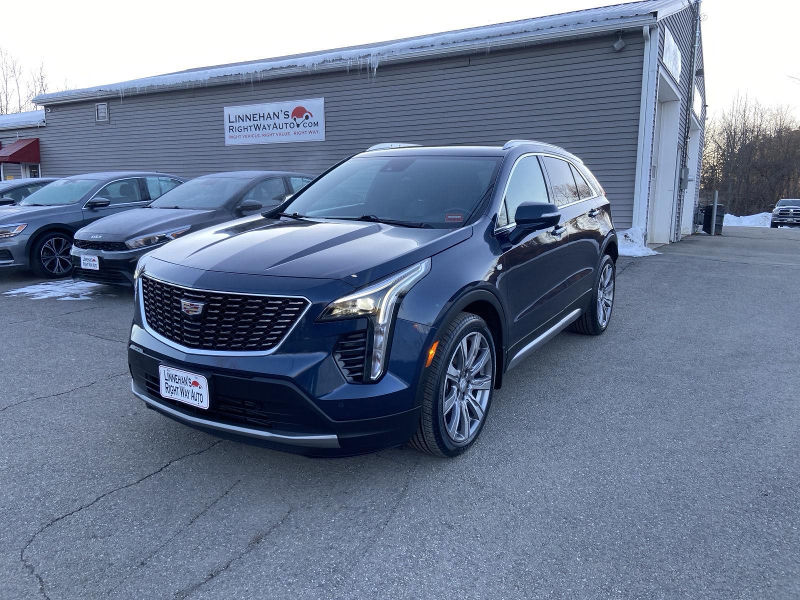 2022 Cadillac XT4 Premium Luxury AWD