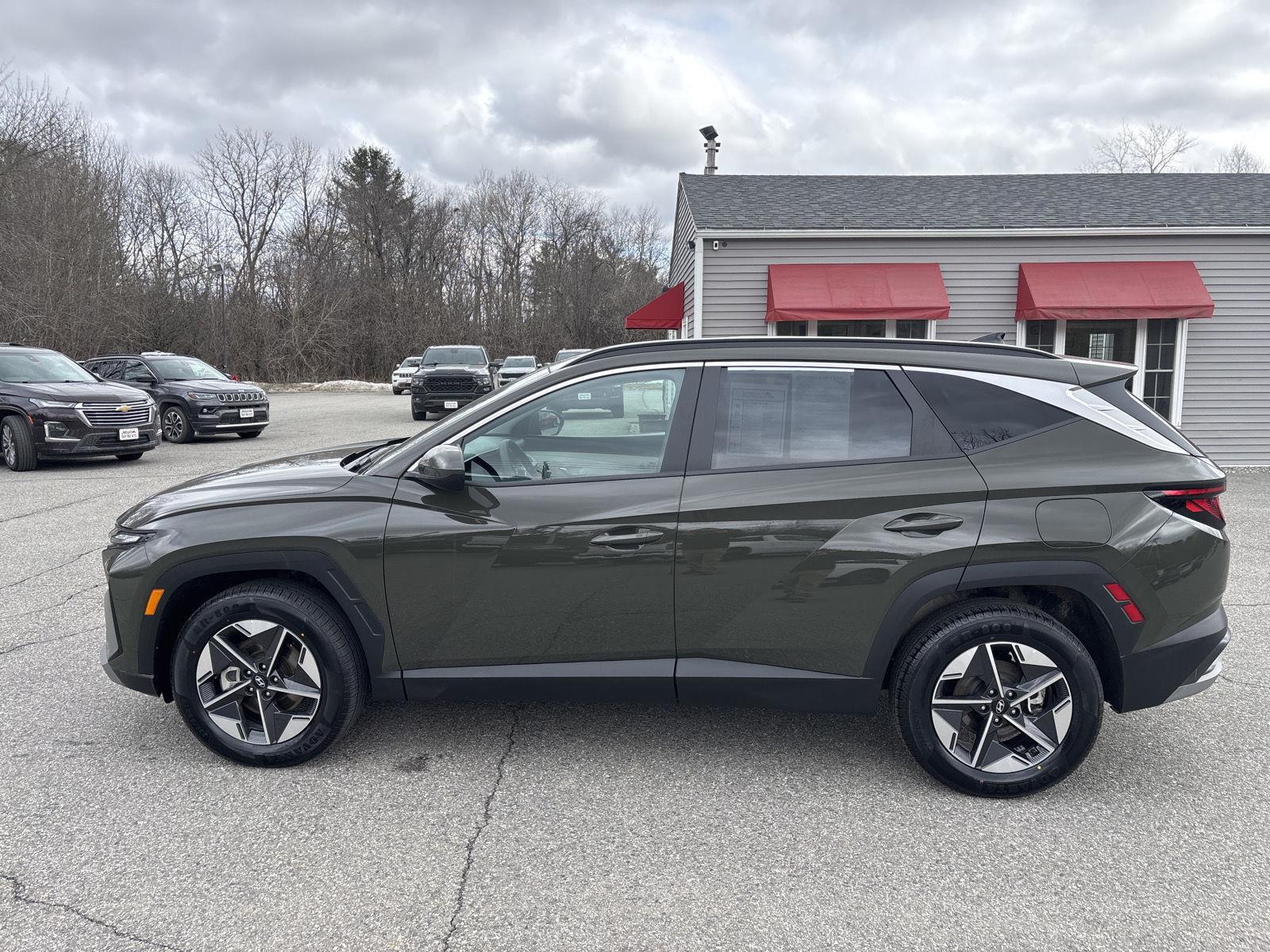 View vehicle photo 2