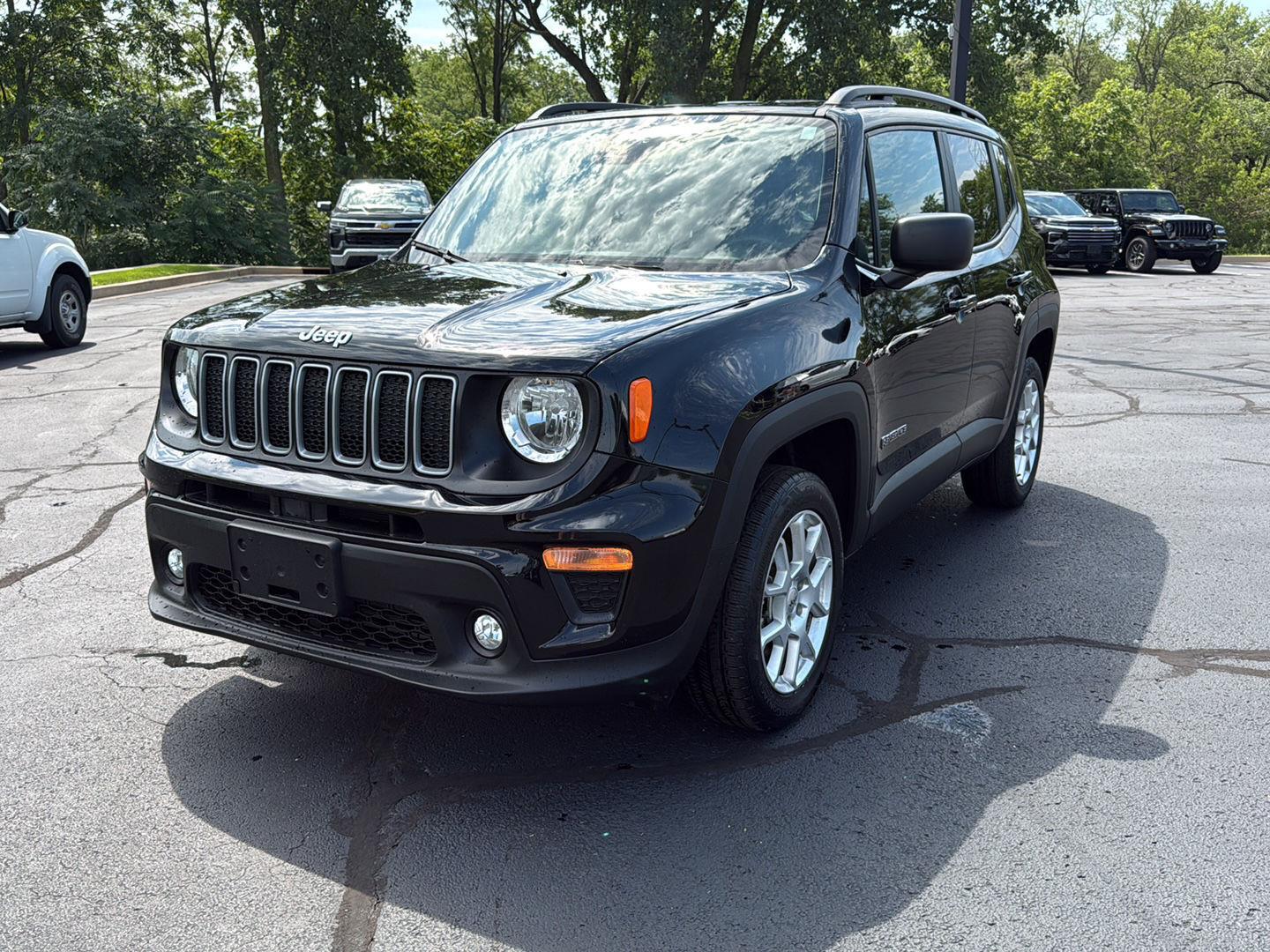 Black Clearcoat 2022 Jeep Renegade SUV / Crossover Four-Wheel Drive 9-Speed Automatic