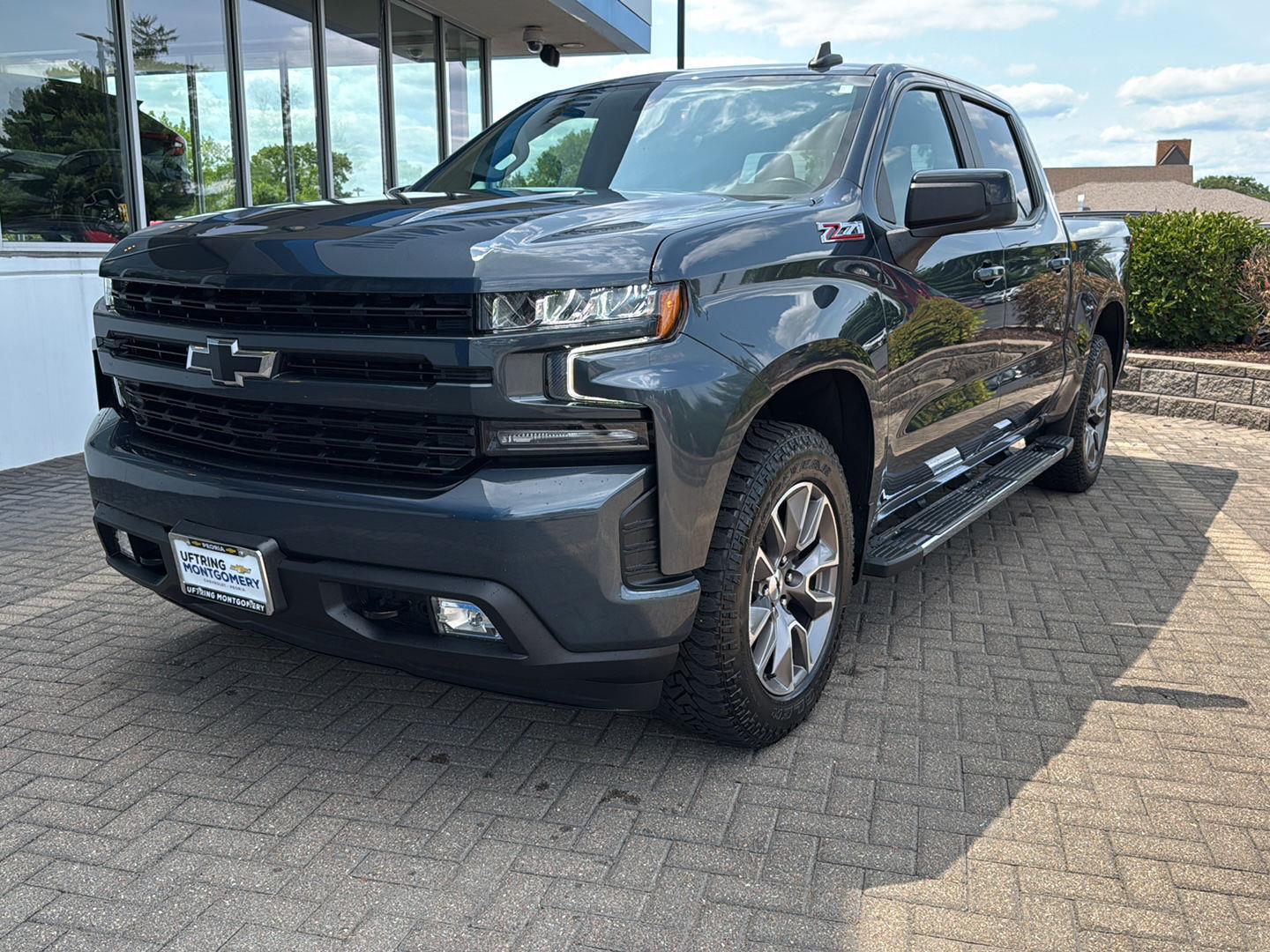Shadow Gray Metallic 2021 Chevrolet Silverado 1500 Pickup Truck Four-Wheel Drive 8-Speed Automatic