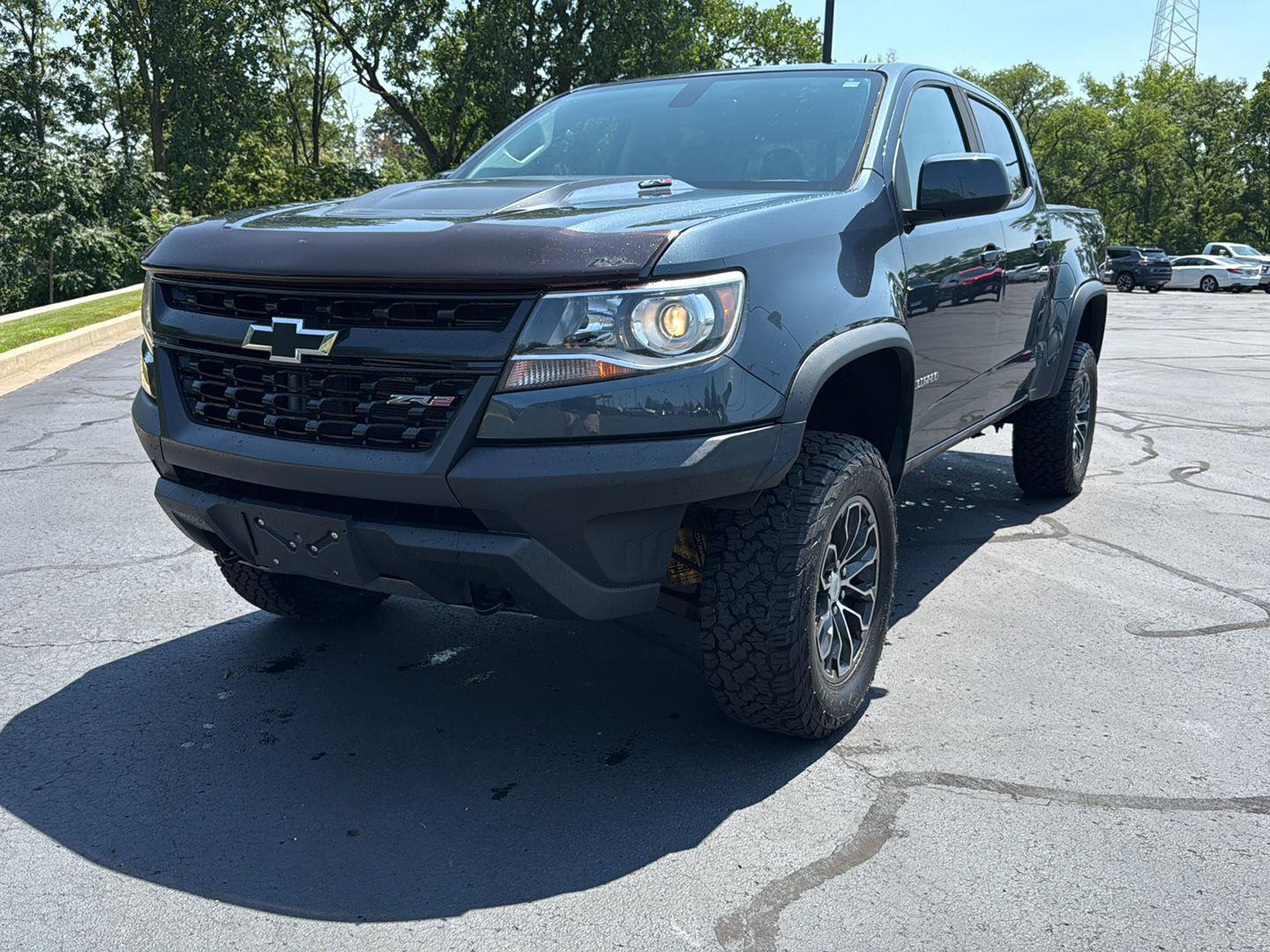 Shadow Gray Metallic 2019 Chevrolet Colorado Pickup Truck Four-Wheel Drive 8-Speed Automatic