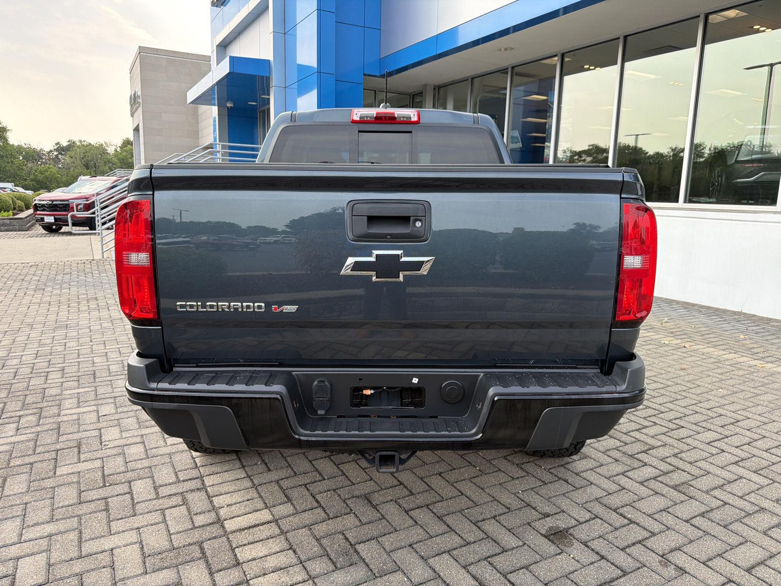 View vehicle photo 4