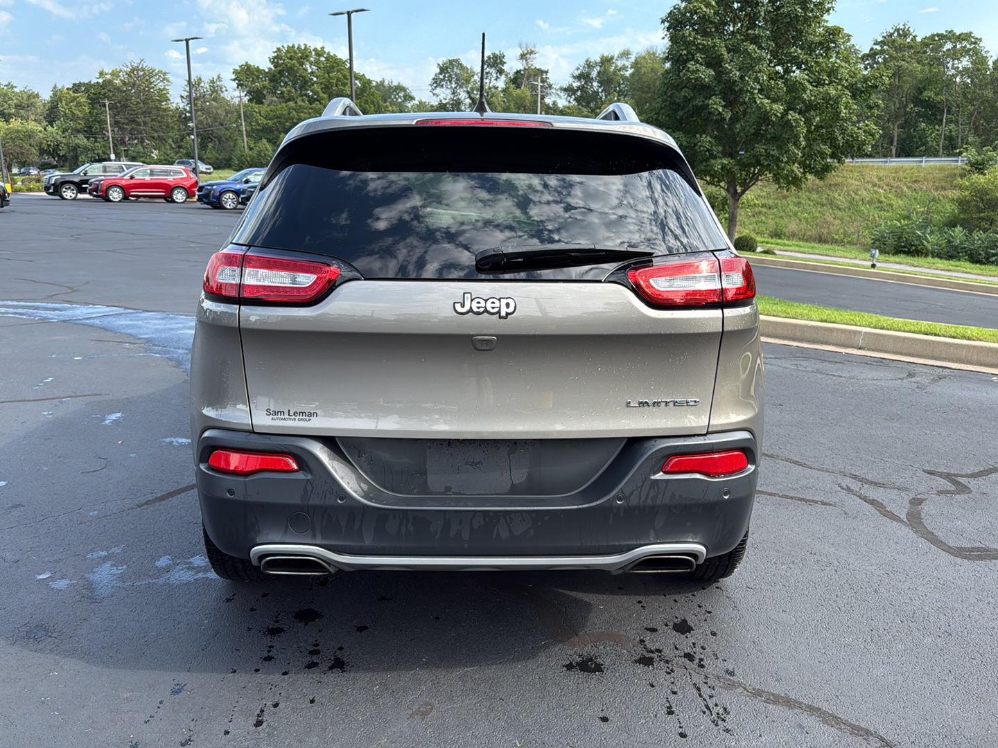 View vehicle photo 4