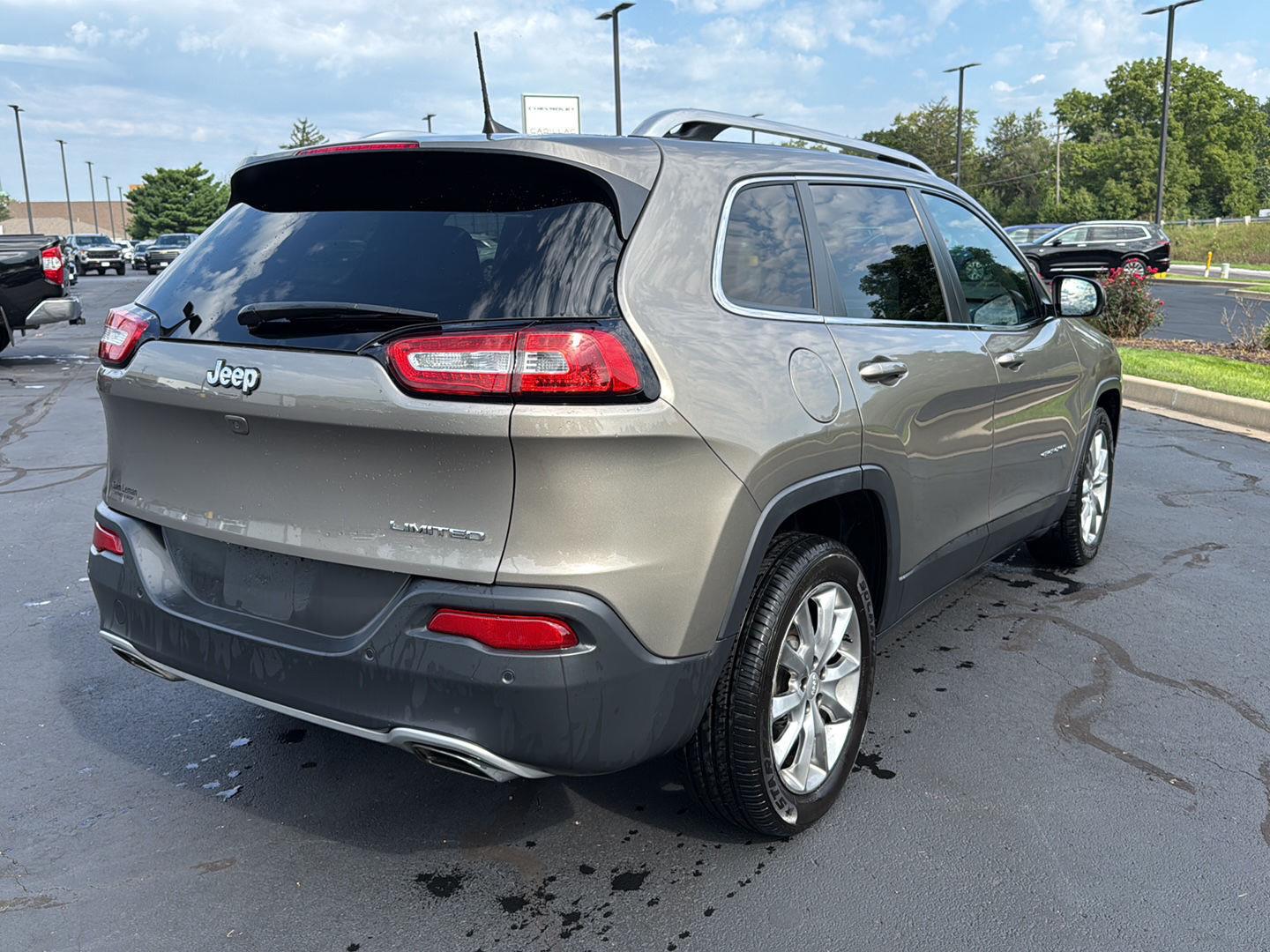 View vehicle photo 5