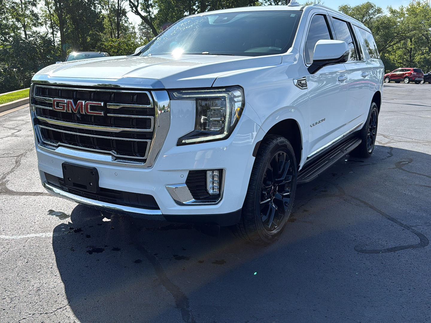 Summit White 2023 GMC Yukon XL SUV / Crossover Four-Wheel Drive Automatic