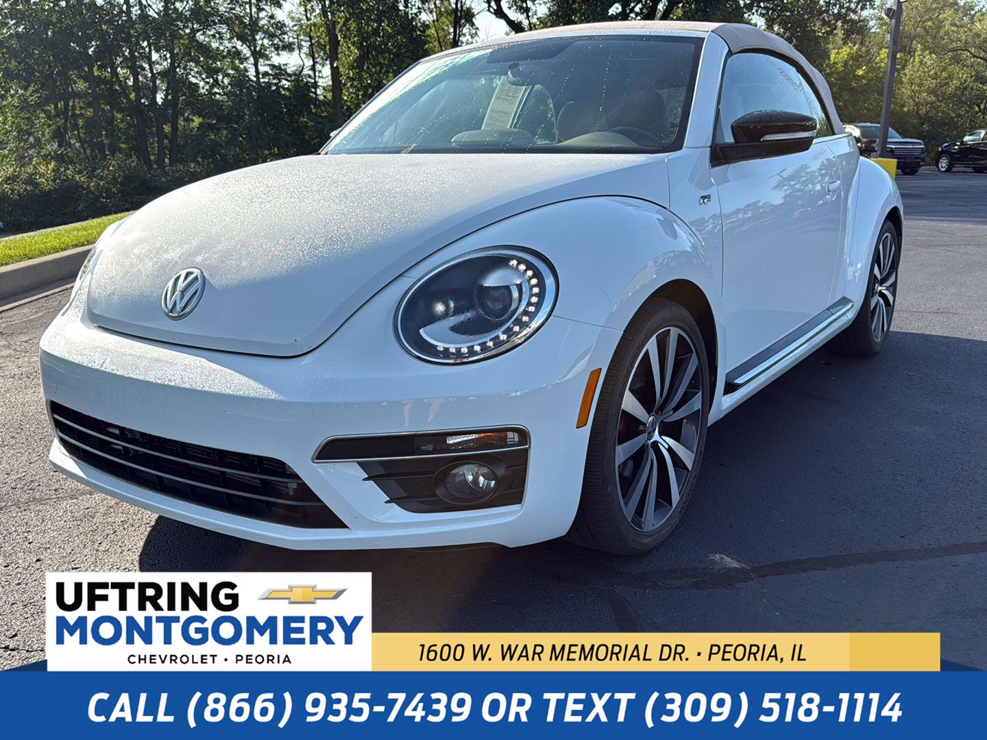 2015 Volkswagen Beetle Blanco (Pure White/Beige Roof) Hatchback Tracción delantera Automática