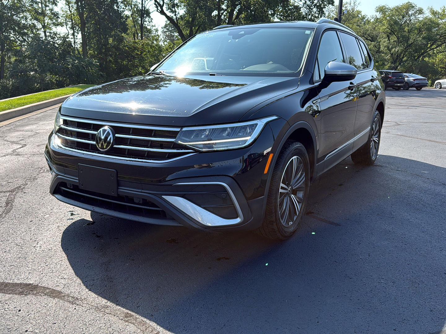 Pure White 2024 Volkswagen Tiguan SUV / Crossover Front-Wheel Drive Automatic