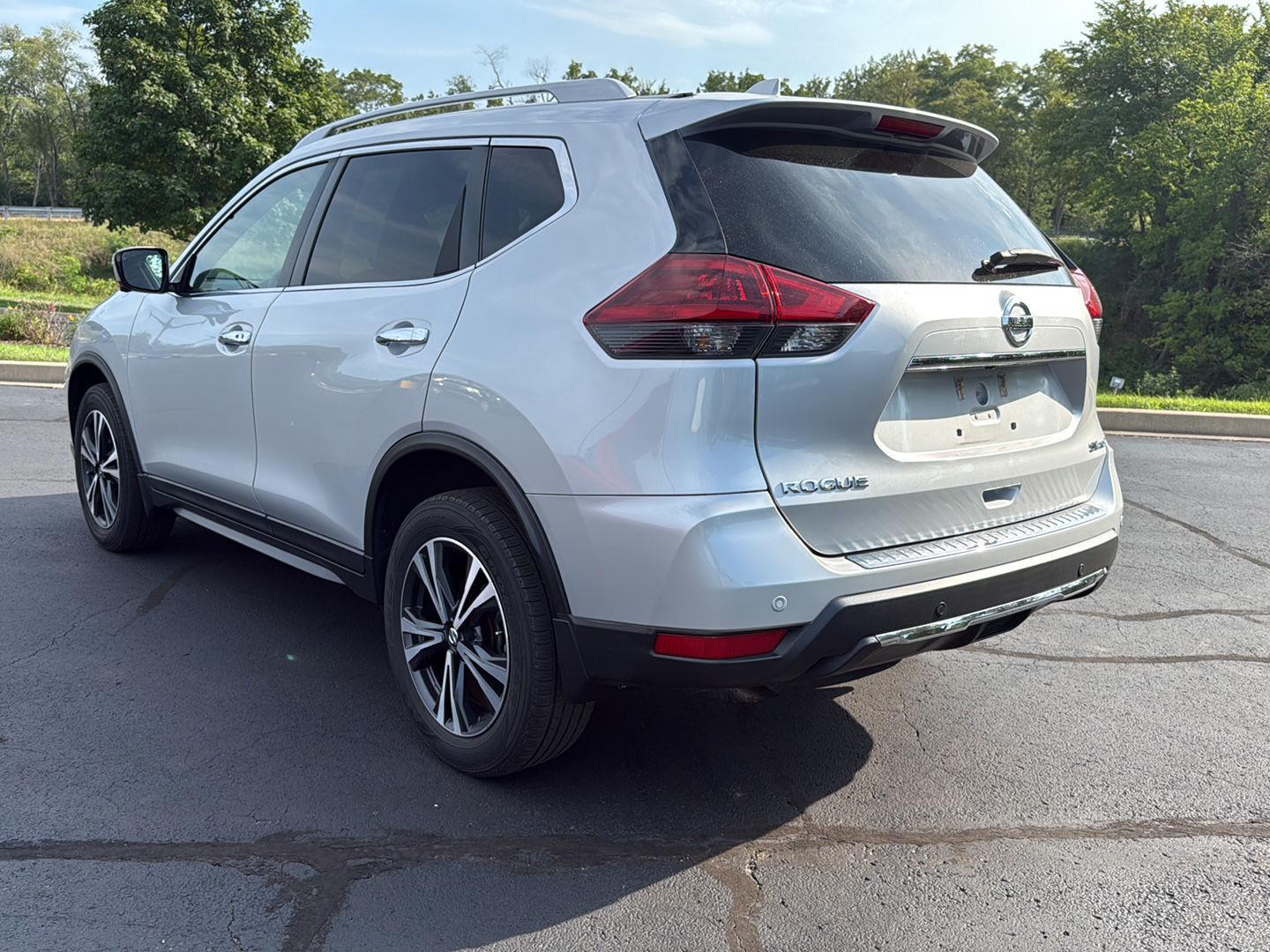 Used 2020 Silver Nissan SV Intelligent AWD image 3