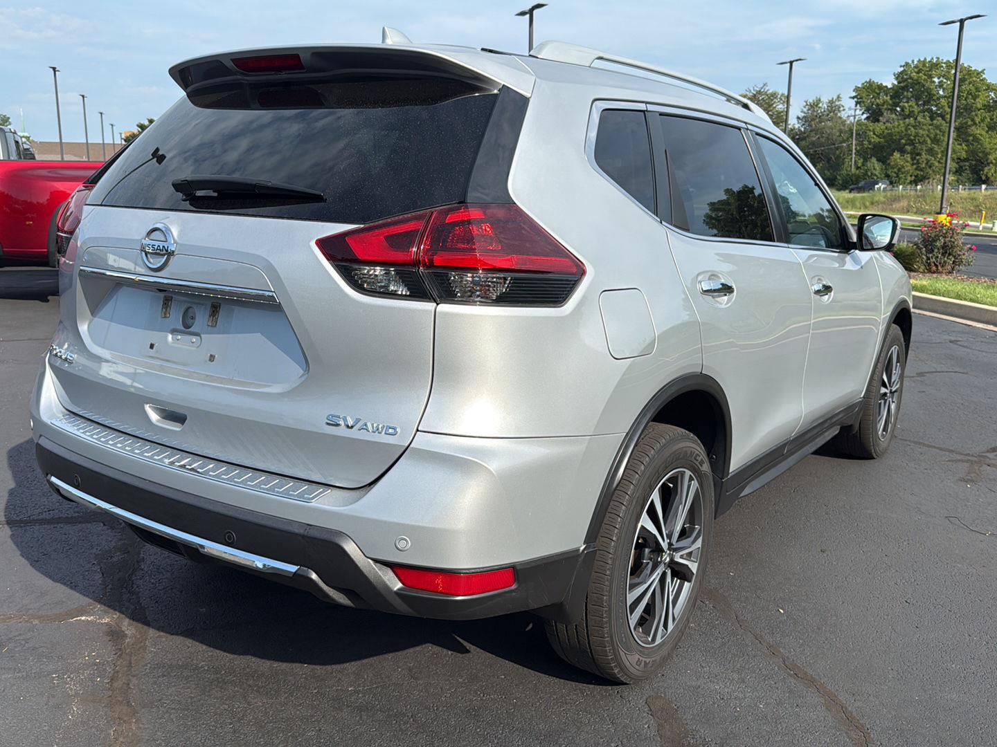 Used 2020 Silver Nissan SV Intelligent AWD image 5