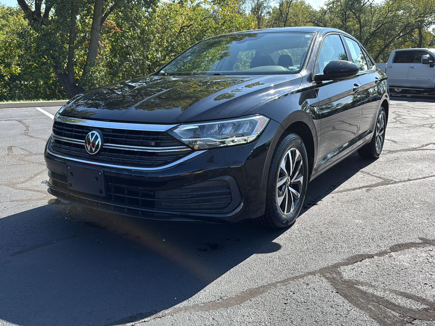 Deep Black Pearl 2024 Volkswagen Jetta Sedan Front-Wheel Drive Automatic