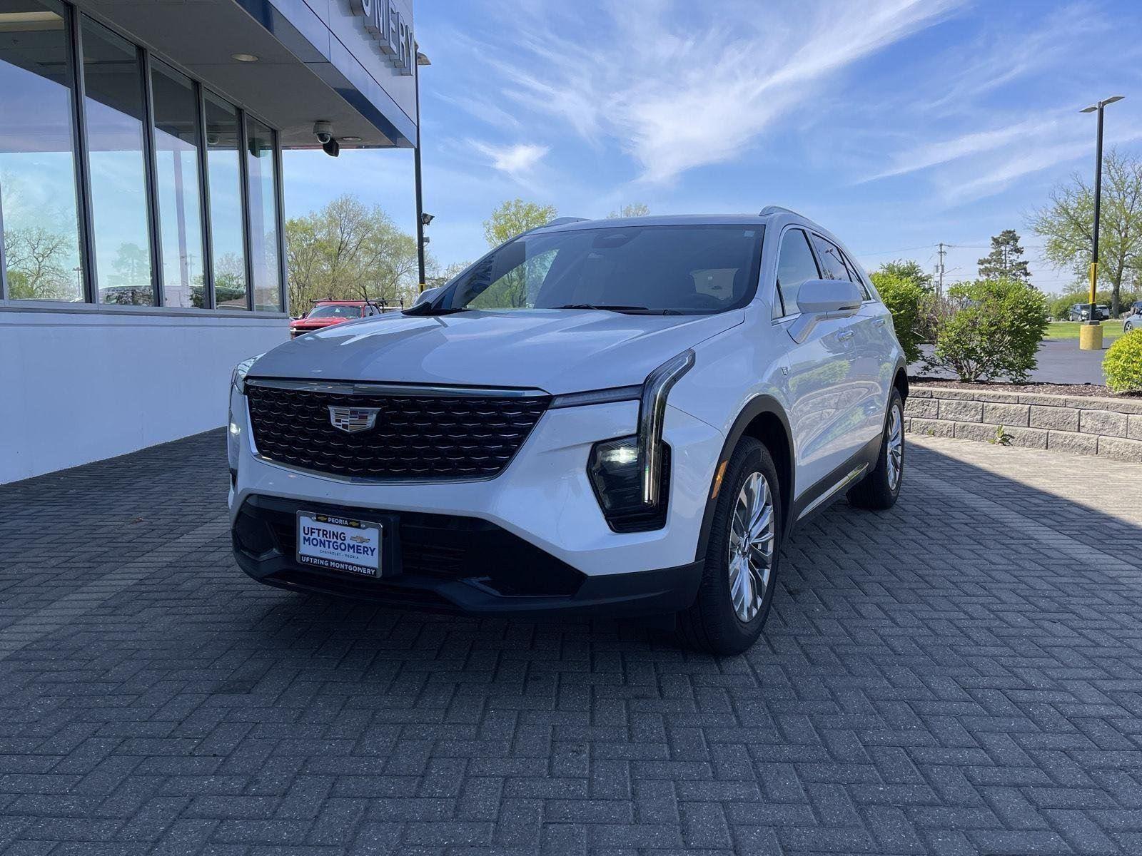Crystal White Tricoat 2025 Cadillac XT4 Premium Luxury AWD SUV / Crossover Four-Wheel Drive 9-Speed Automatic