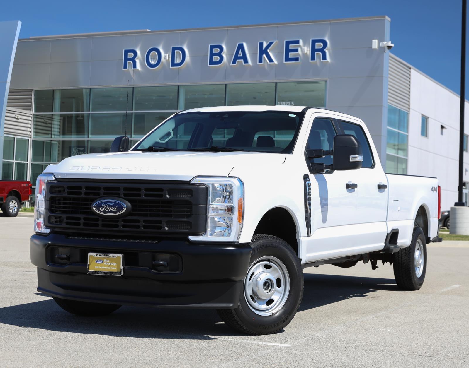 Oxford White 2023 Ford F-250 Super Duty XL Crew Cab 4WD Pickup Truck Four-Wheel Drive Automatic