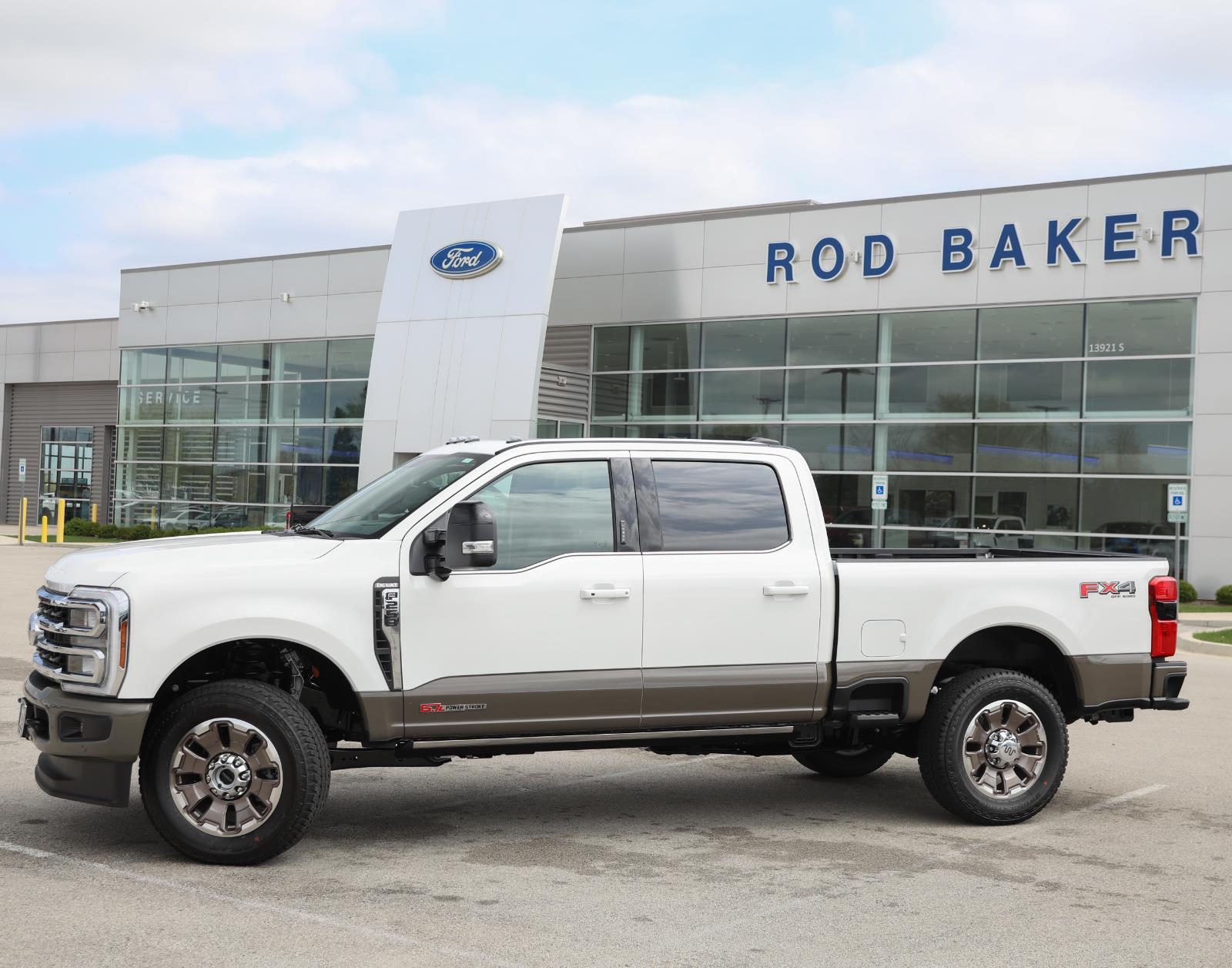 Star White Metallic Tri-Coat 2026 Ford F-250 Super Duty King Ranch Crew Cab 4WD Pickup Truck Four-Wheel Drive Automatic