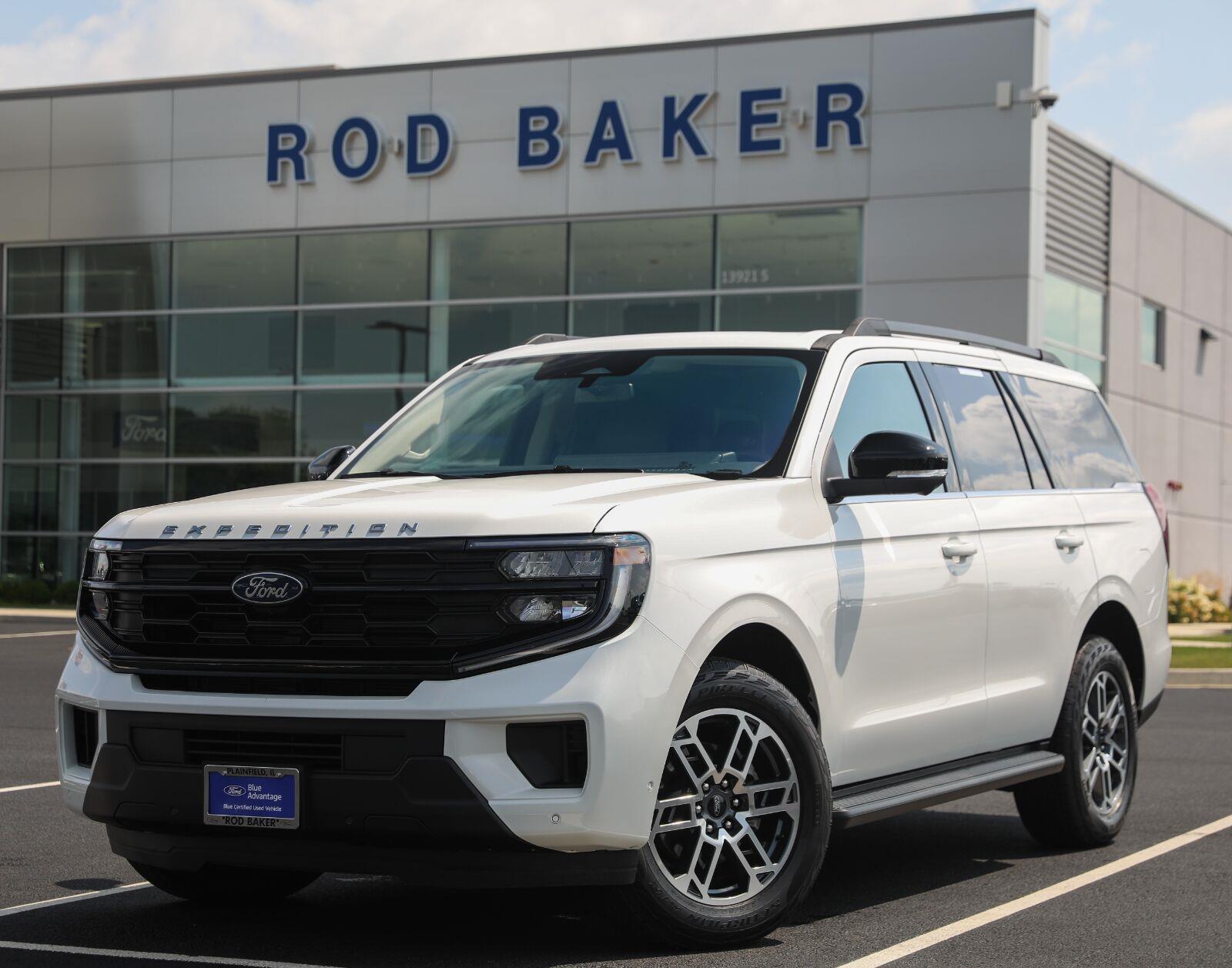 Star White Metallic Tri-Coat 2025 Ford Expedition SUV / Crossover Four-Wheel Drive Automatic