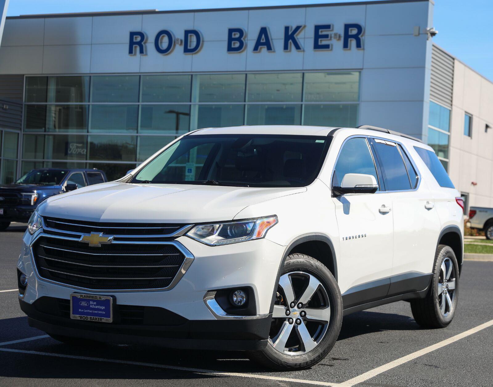 Summit White 2019 Chevrolet Traverse SUV / Crossover Four-Wheel Drive 9-Speed Automatic