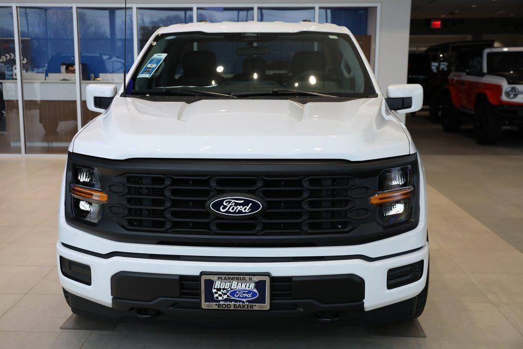 View vehicle photo 3