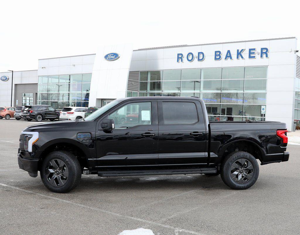 Agate Black Metallic 2025 Ford F-150 Lightning Flash SuperCrew AWD Pickup Truck All-Wheel Drive Automatic
