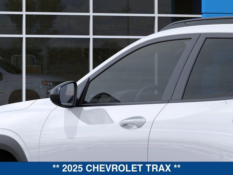 2025 Chevrolet Trax LT photo 22
