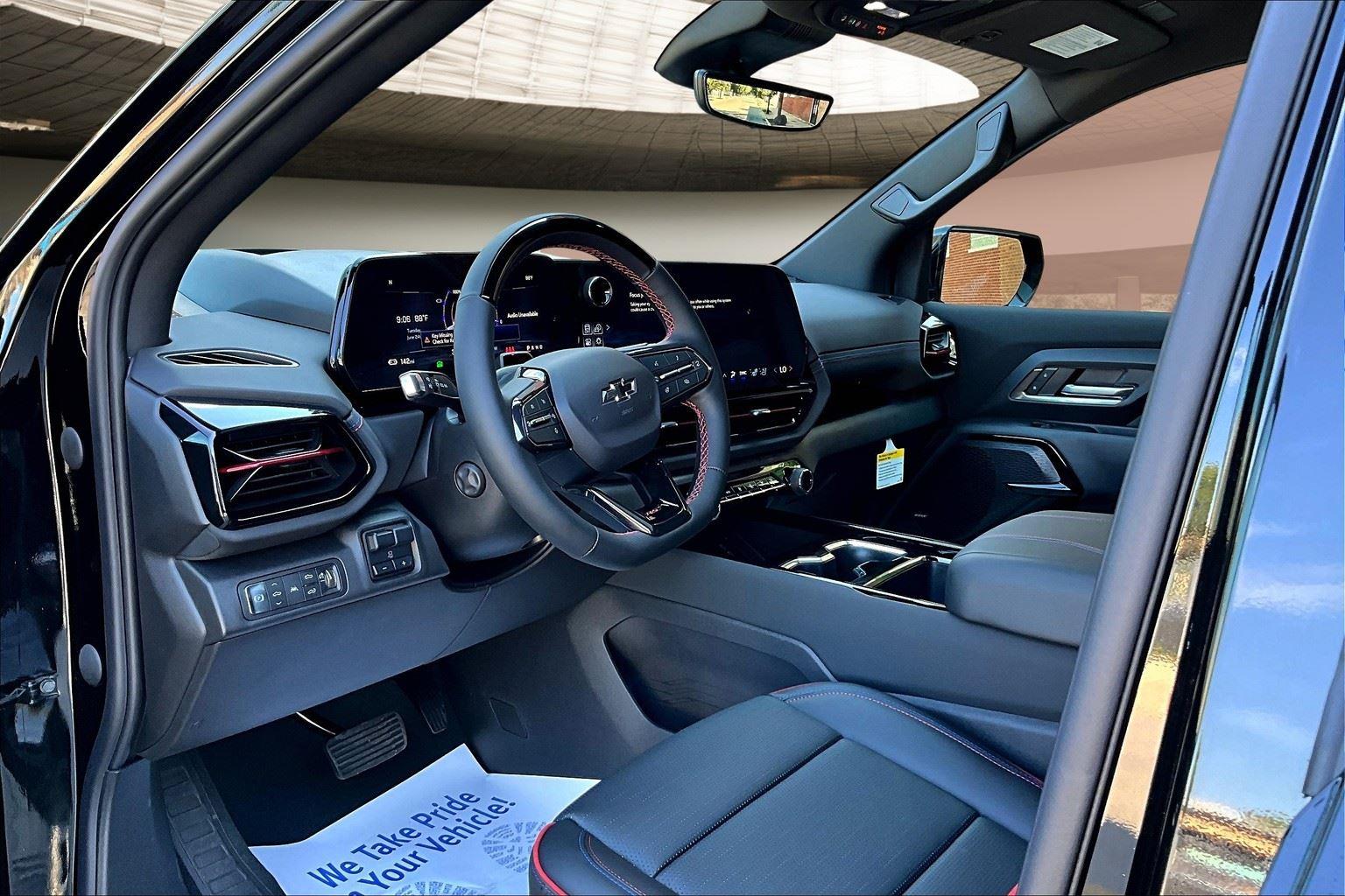 2025 Chevrolet Silverado EV RST photo 6