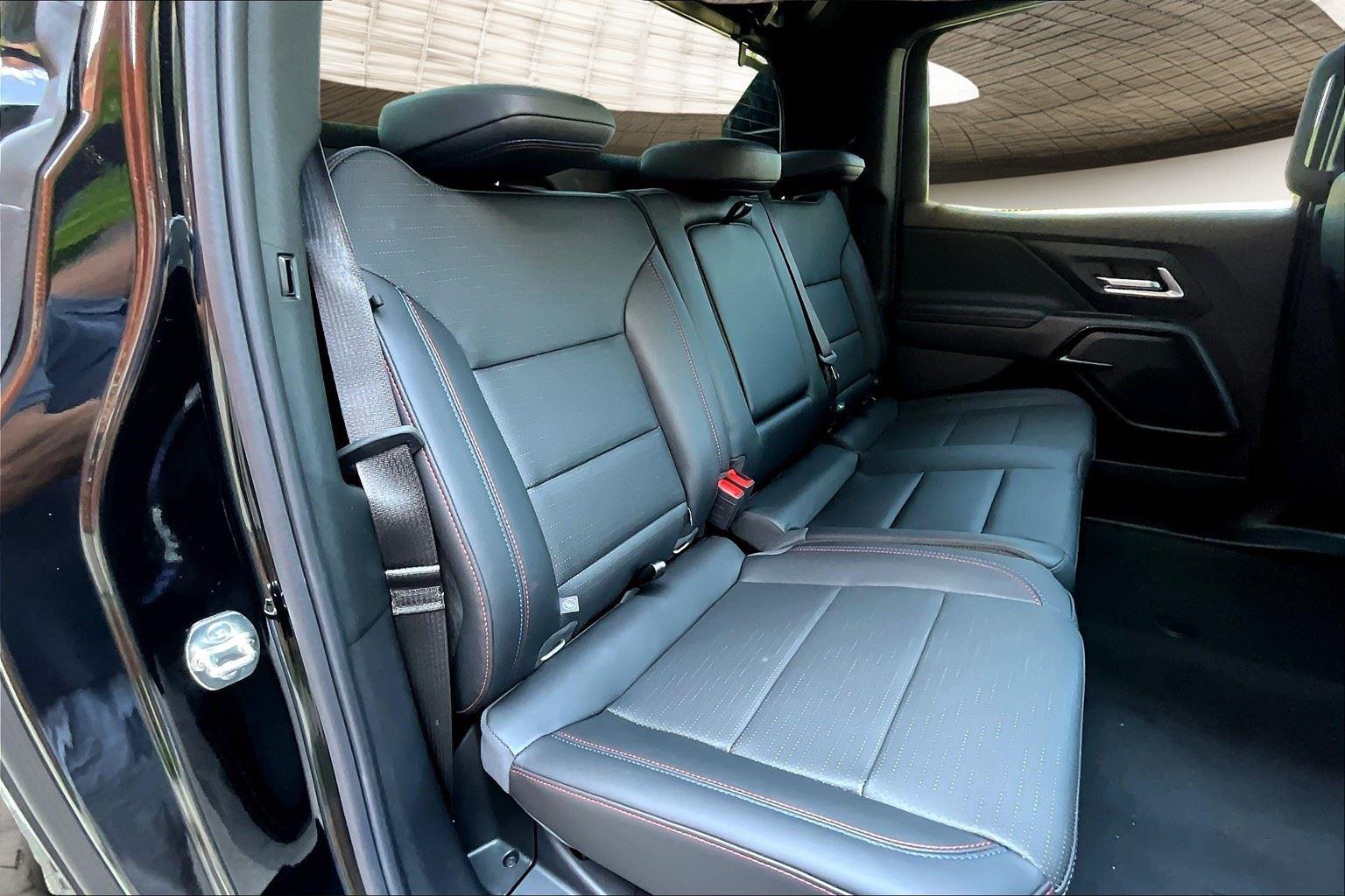 2025 Chevrolet Silverado EV RST photo 9