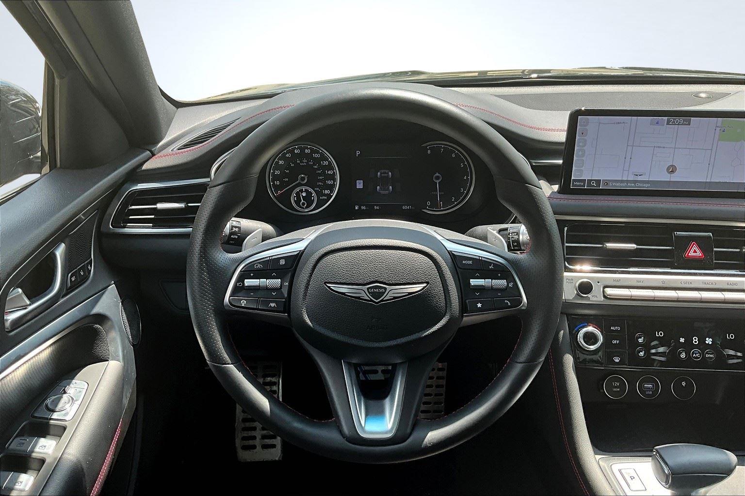 2025 Genesis G70 2.5T photo 5