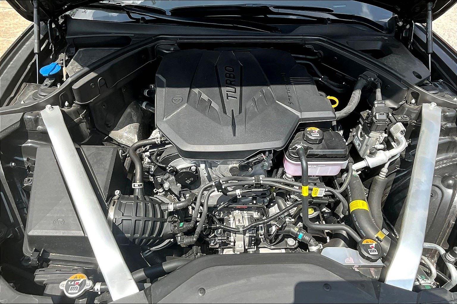 2025 Genesis G70 2.5T photo 9