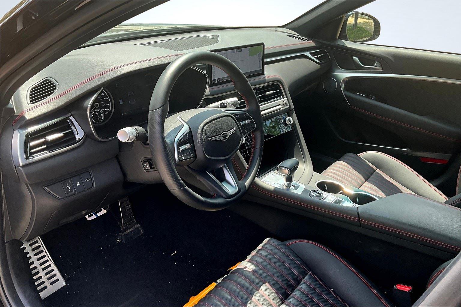 2025 Genesis G70 2.5T photo 12