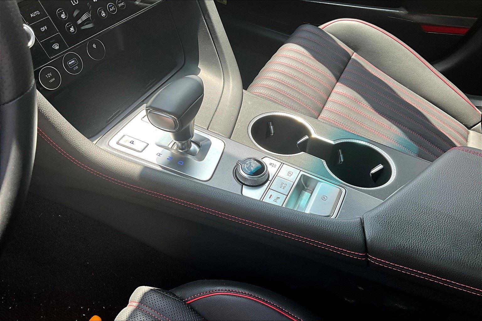 2025 Genesis G70 2.5T photo 13