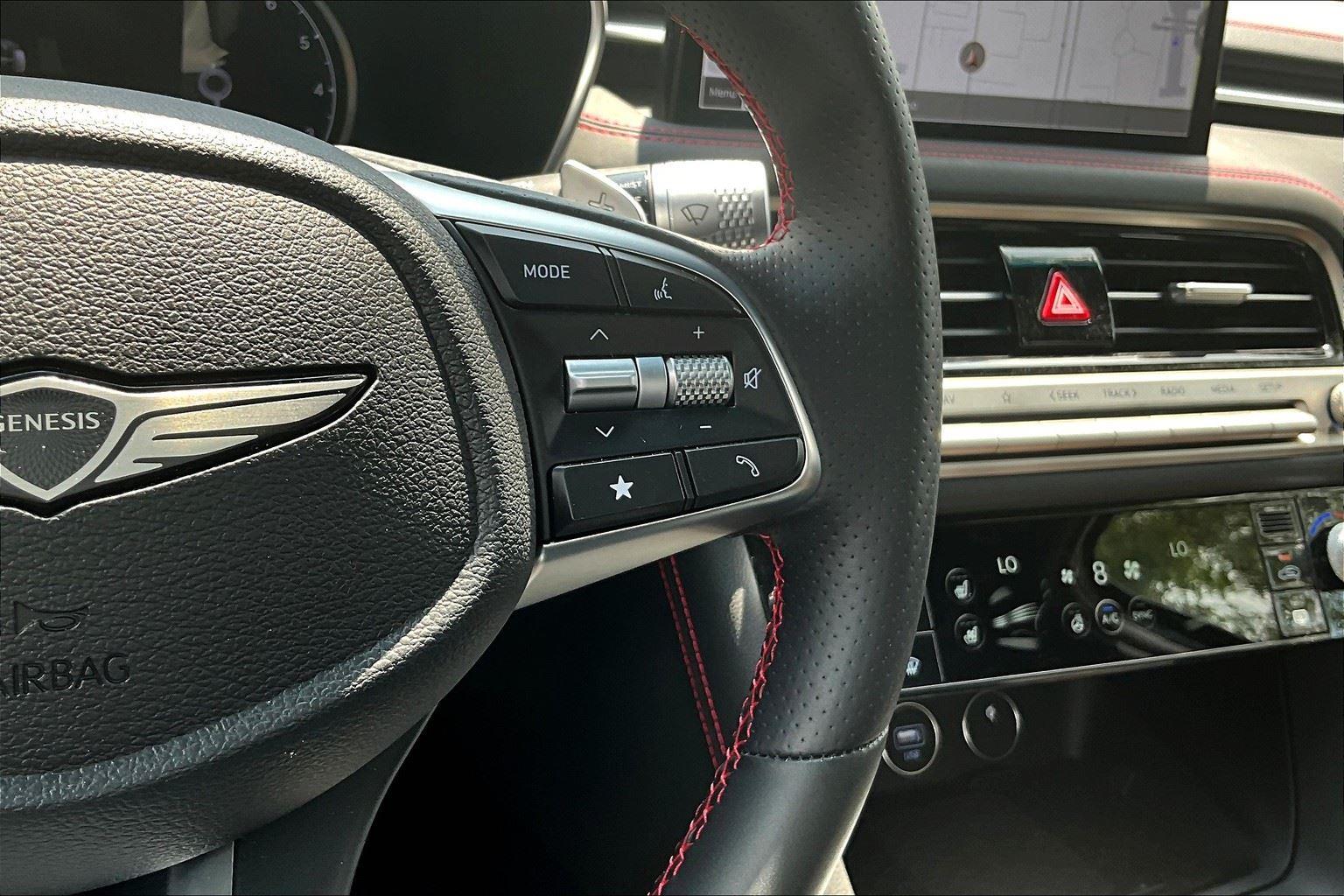 2025 Genesis G70 2.5T photo 17